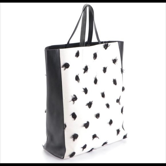 Celine Paris Authentic Lambskin Tote! Immaculate condition!  👛 - Picture 3 of 7